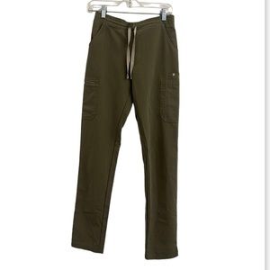 Figs woman olive green cargo scrubs size XS/T